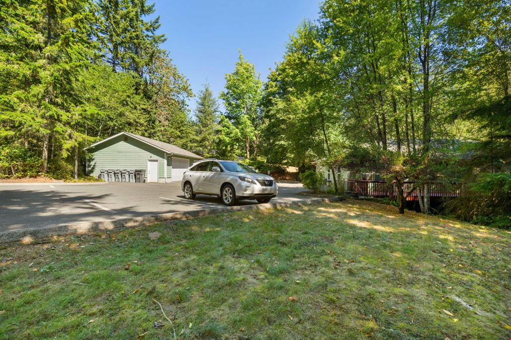 1550 Woodridge Dr SE