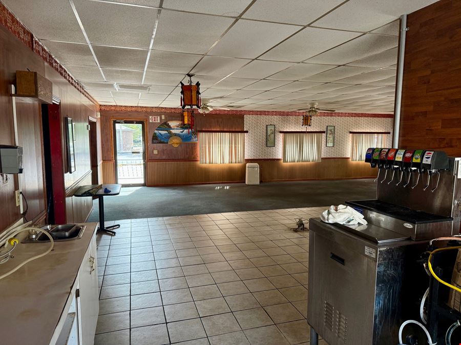 +/- 5,400 SF 2nd Generation Freestanding Restaurant