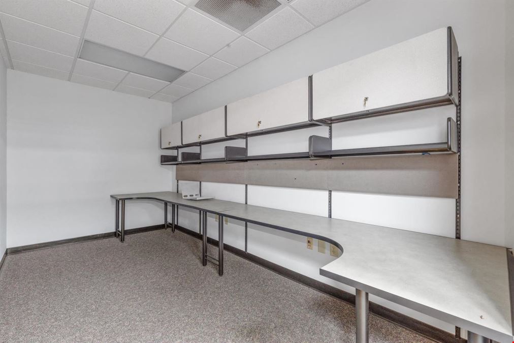 Midpark Road 2,600-22,000 SF Avail. Bus/Ind Park