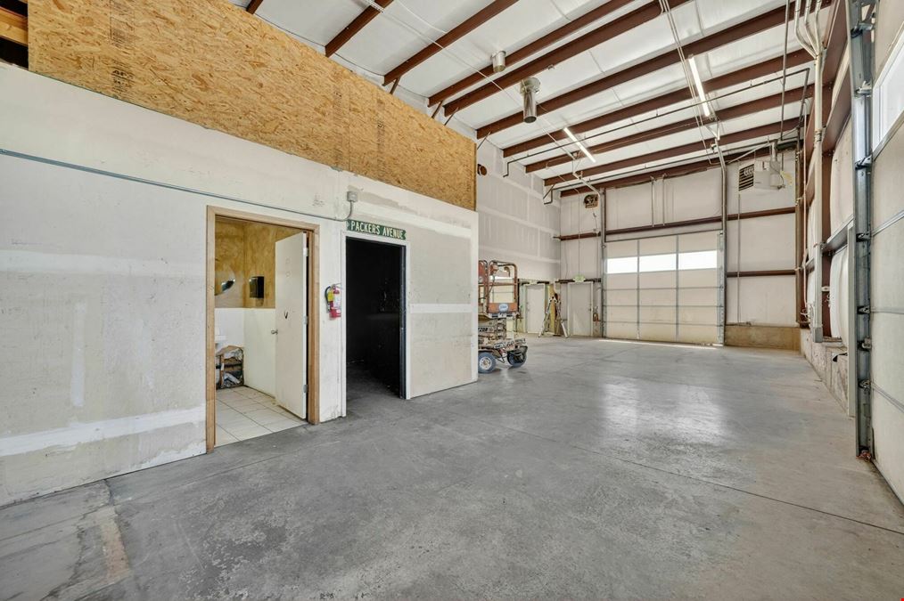Multi-Tenant Office/Warehouse Asset