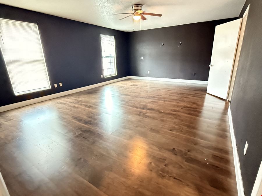  Updated Office Suites + Optional Live/Work Apartment | 4,532 SF | Downtown New Port Richey