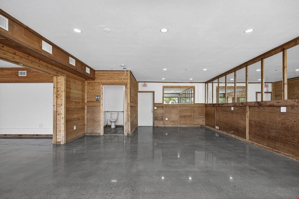 17707 San Carlos Blvd