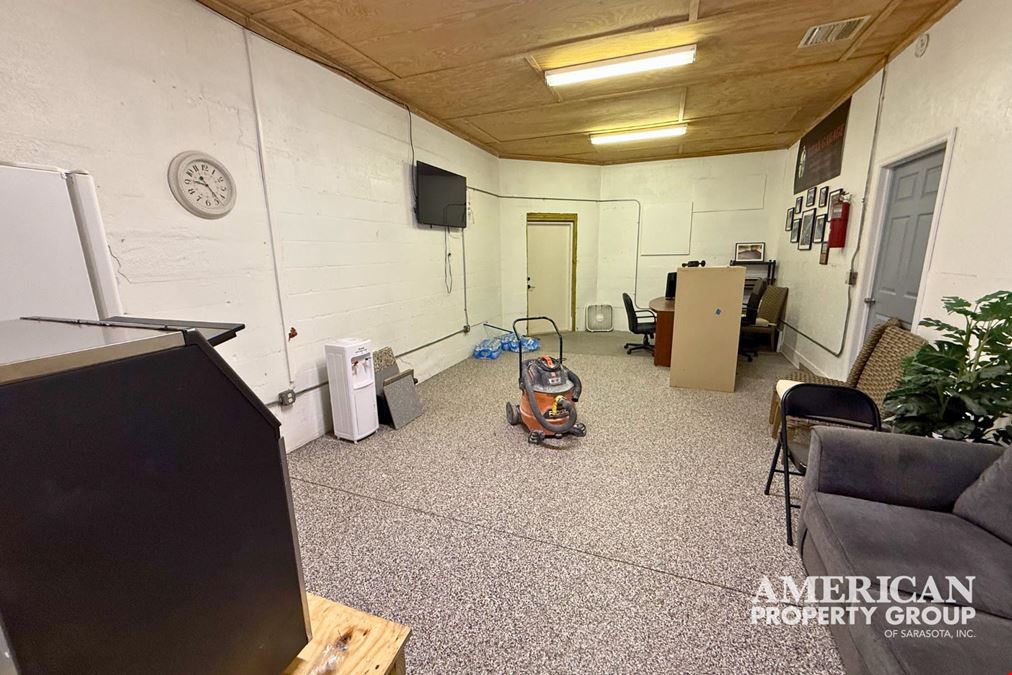 Newer Roof!  Fenced Parking/Storage