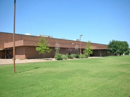 Preview of Industrial space for Rent at 711 W. 9th Street