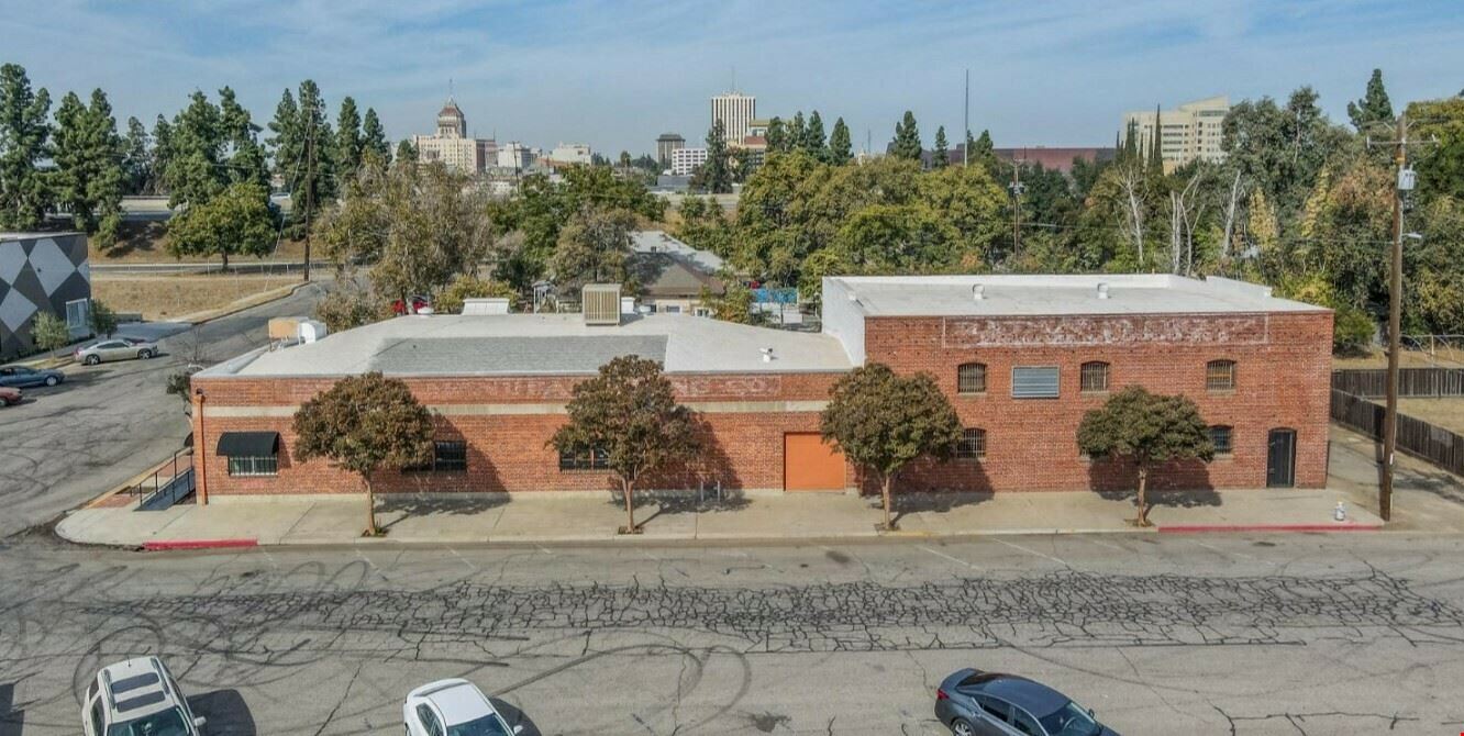 ±5,000 SF Industrial Space w/ CA-41 Exposure in Fresno, CA