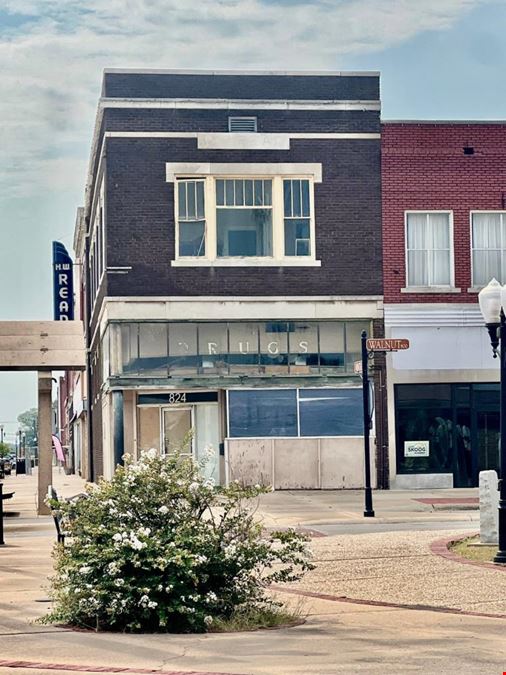 824 S. Walnut Street