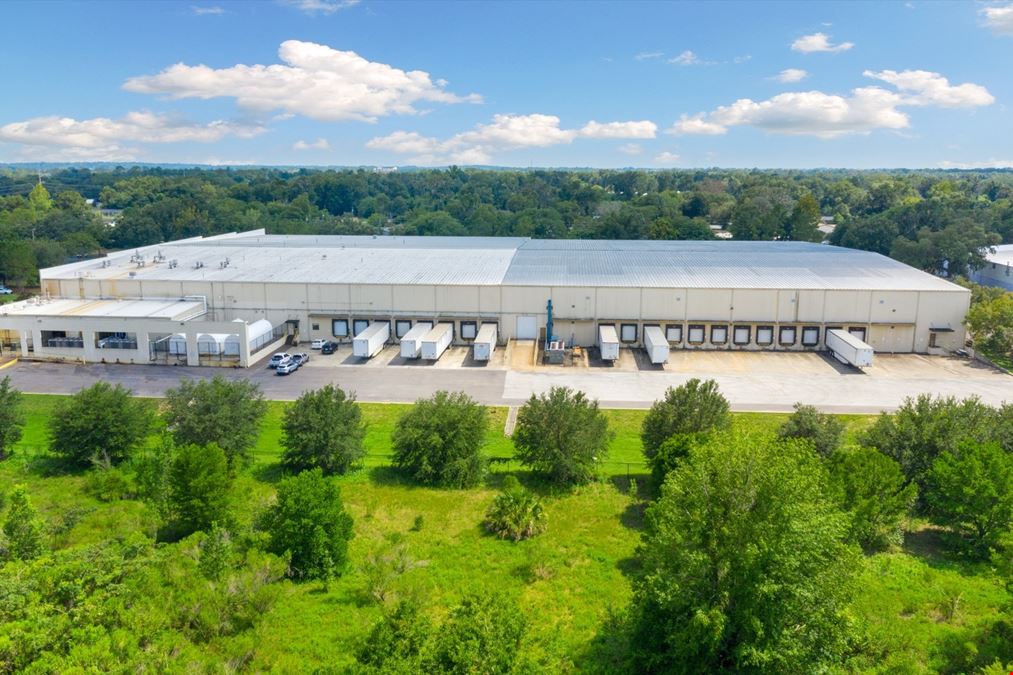 80,000 SF, A/C, 12 docks