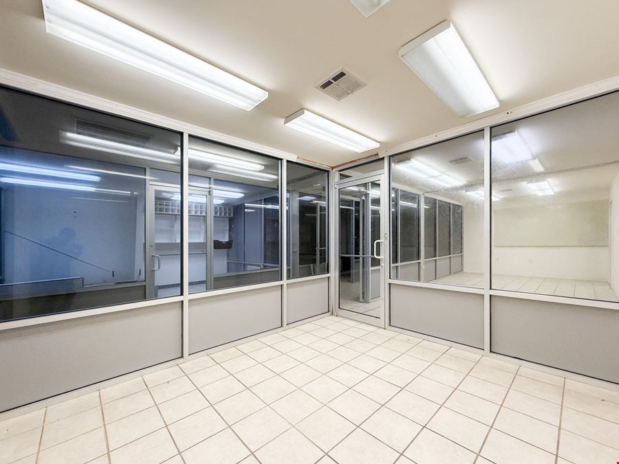 Versatile Flex Space with Office, Showroom and Warehouse