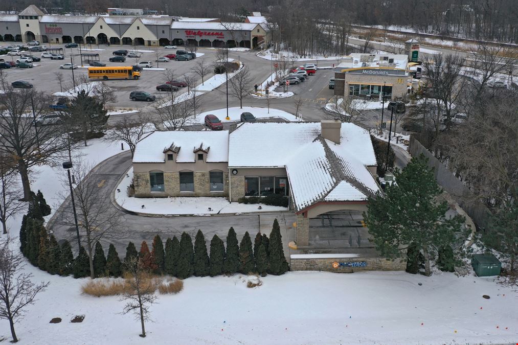 2595 Waukegan Road