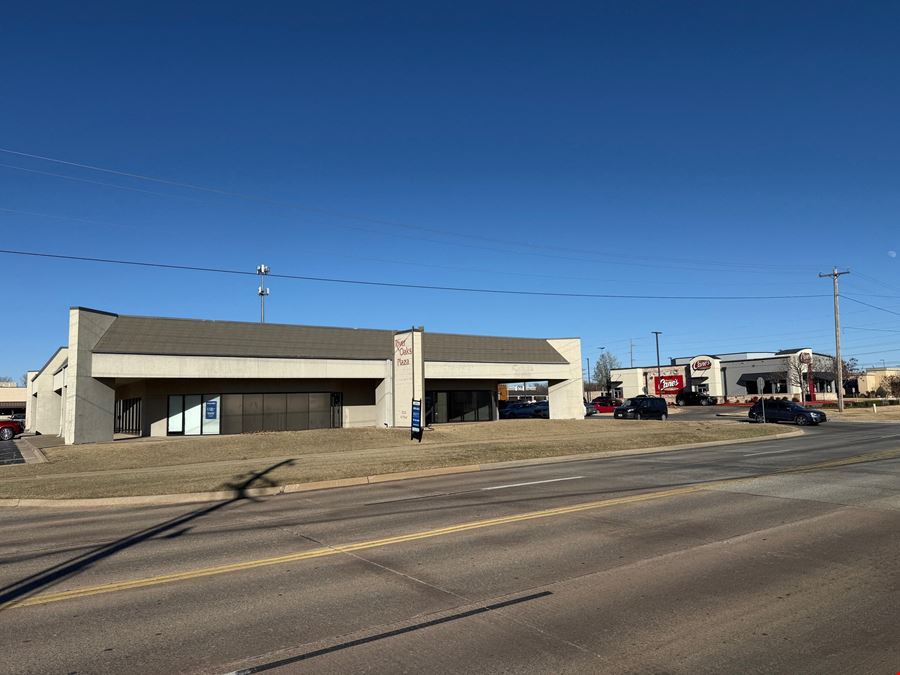 River Oaks Plaza/Office