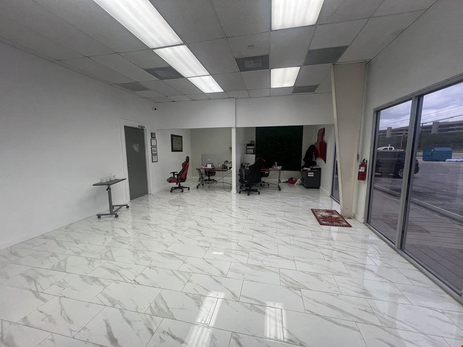 9809 Fredericksburg Rd