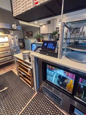 500 SF | 558 Driggs Avenue | Built Out Restaurant/Retail Space for Lease