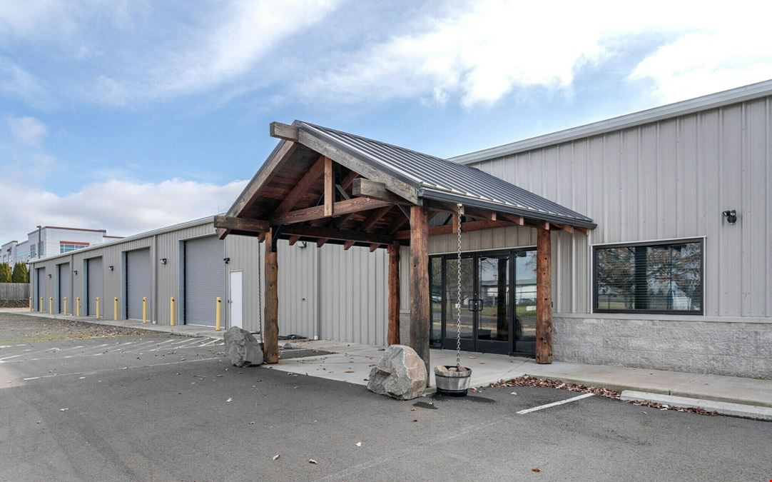 Industrial Flex Building Close to I-5