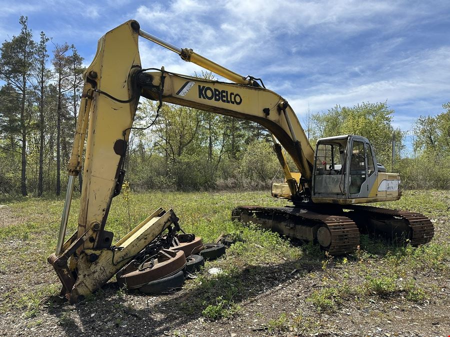 157-171 Willow Rd - 1,874+/- SF Junkyard Property