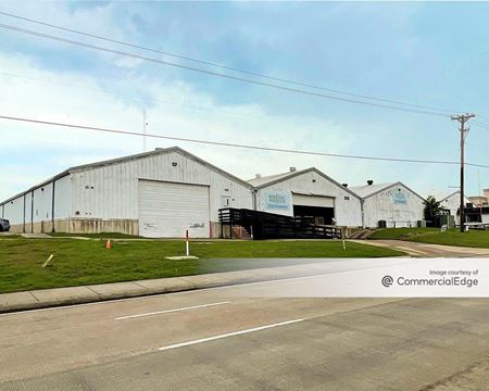 Preview of Industrial space for Rent at 1411 South Goliad