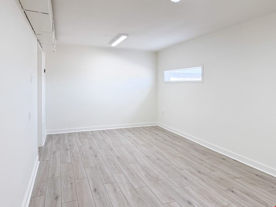 Fully Renovated Industrial Office / Warehouse Near Airline Hwy