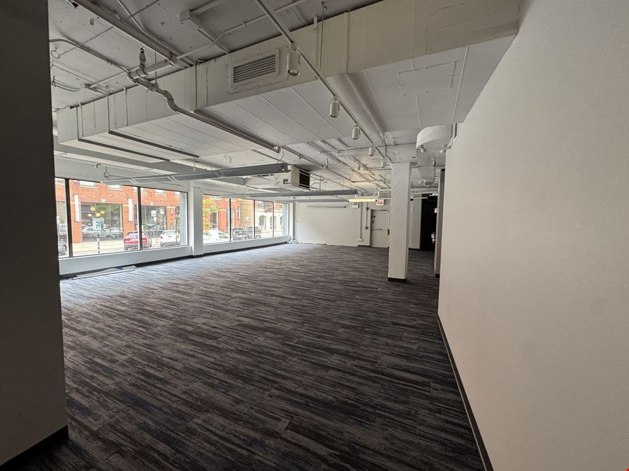 225 W Superior St