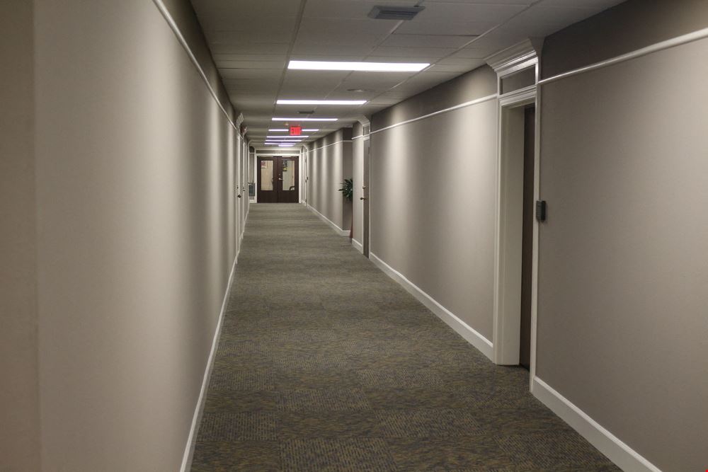 Bayou Corporate Center, Suite 100 - 2,524 RSF Available