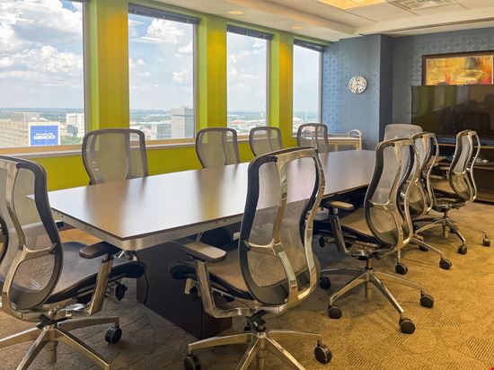 Regus - Dallas - Downtown Republic Center