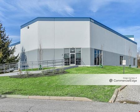 Preview of Industrial space for Rent at 3300 Turfway Road
