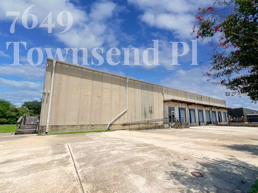 ±32,565 SF Industrial Facility Near Lakefront Airport
