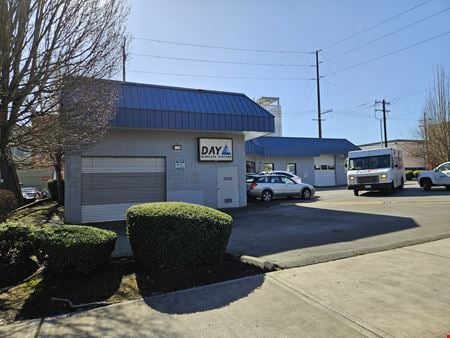Preview of Industrial space for Rent at 2902 Hewitt Ave