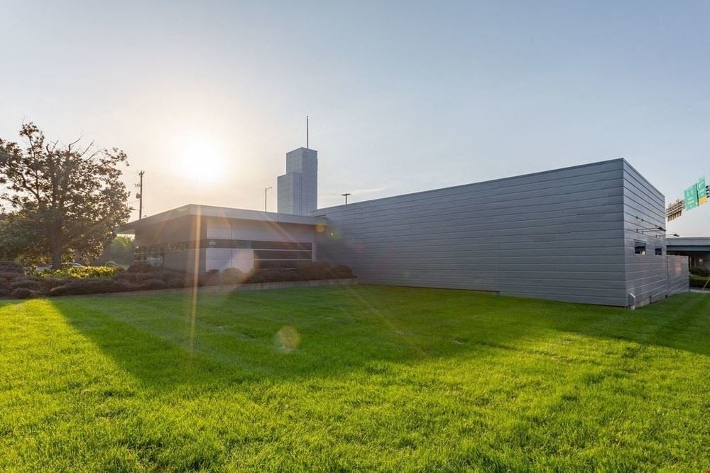 100 W. Fifth Avenue, Suite 102