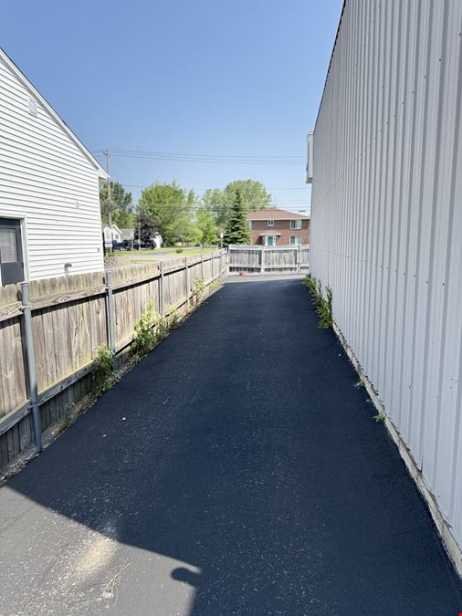 6640 Lincoln Avenue -  5,800+/- SF Freestanding Building