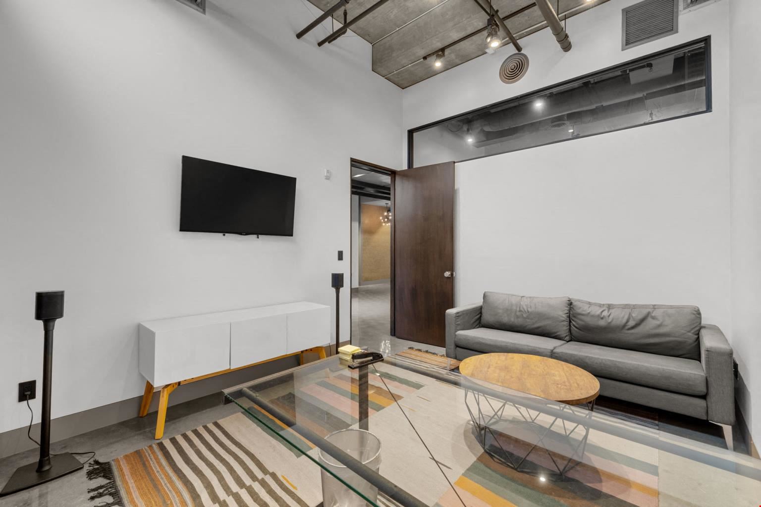 751 N Fairfax
