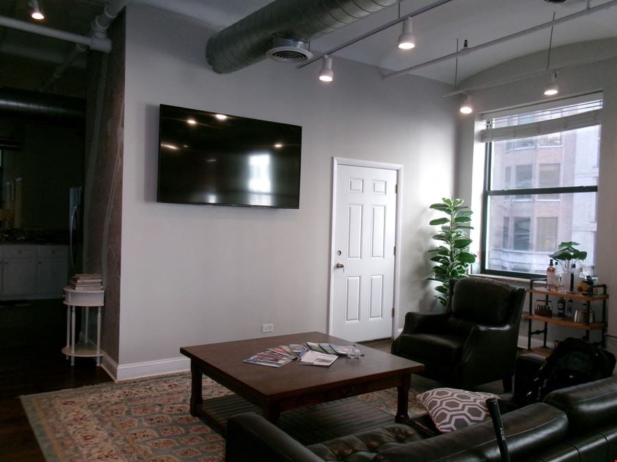 404 S Wells