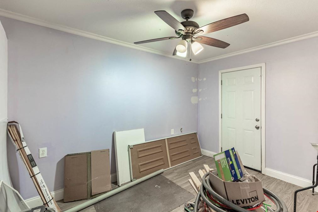 Office/Retail Suites on Interstate 30