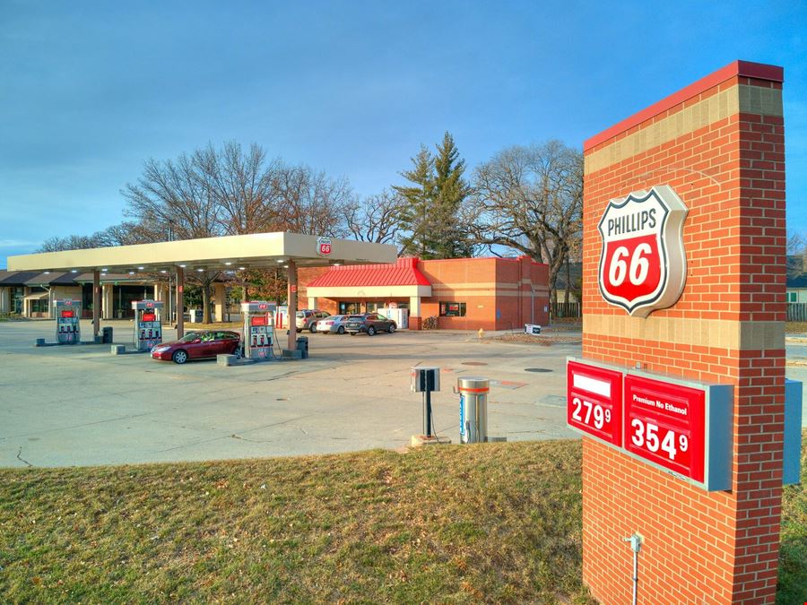 Iowa Gas Station - 3501 EP True Pkwy