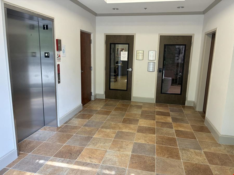 10475 Medlock Bridge Rd #810