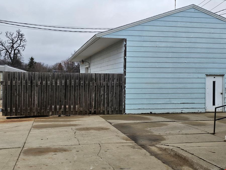 214 6th Ave W