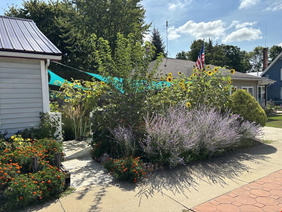 Candle Cottage – Turnkey Gift Shop & Business Opportunity