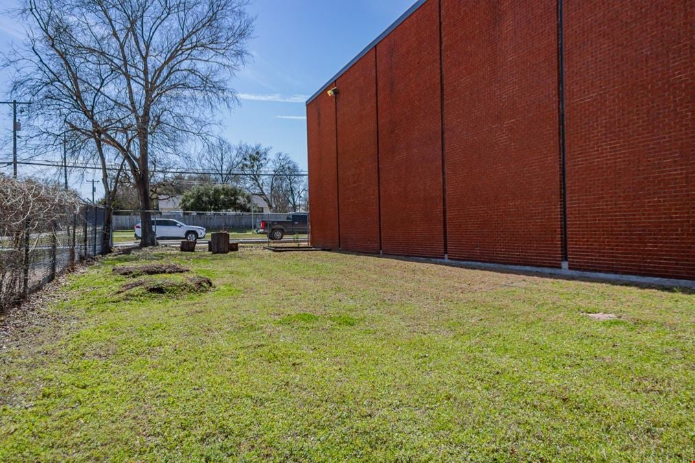 900 W William J Bryan Pkwy