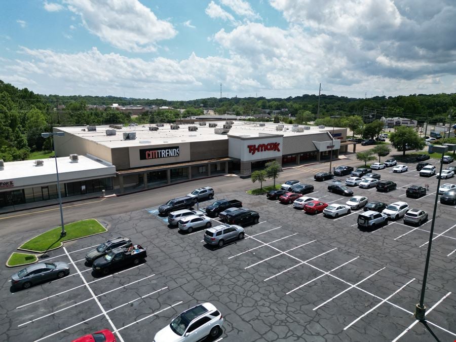 TJ Maxx Anchored Shopping Center in Vicksburg | Pemberton Plaza