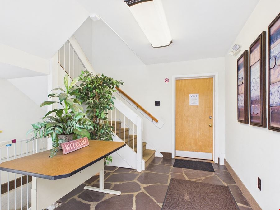 100 1st Ave