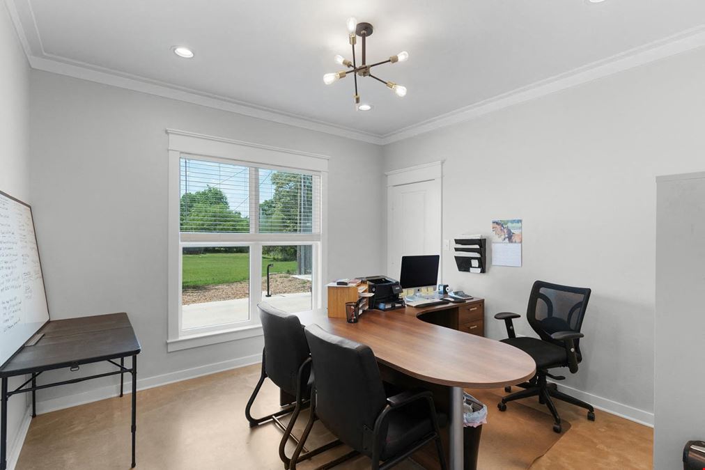 Office for Lease in Lindale