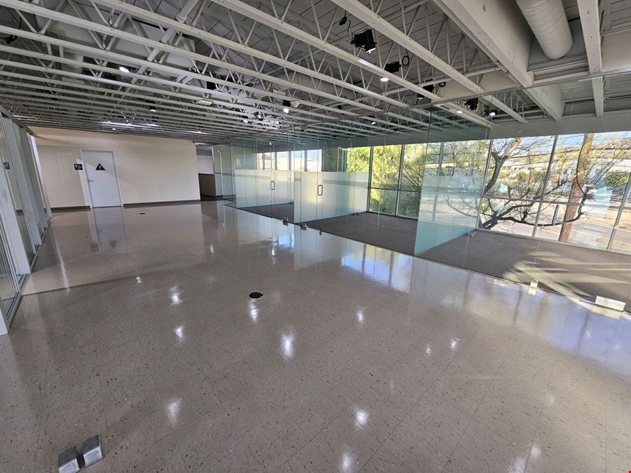 3001 N San Fernando Blvd