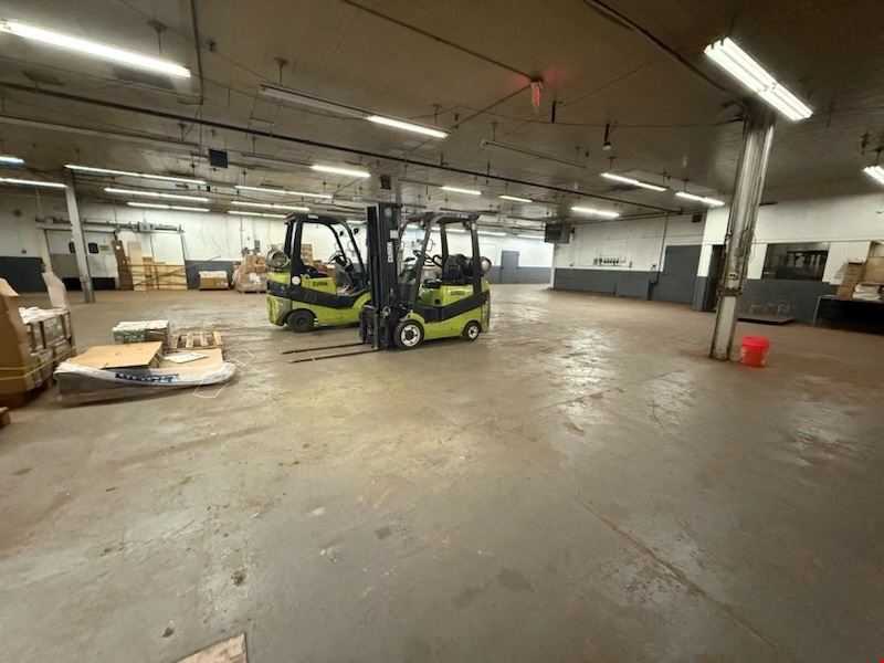 49,044 SF Industrial Building
