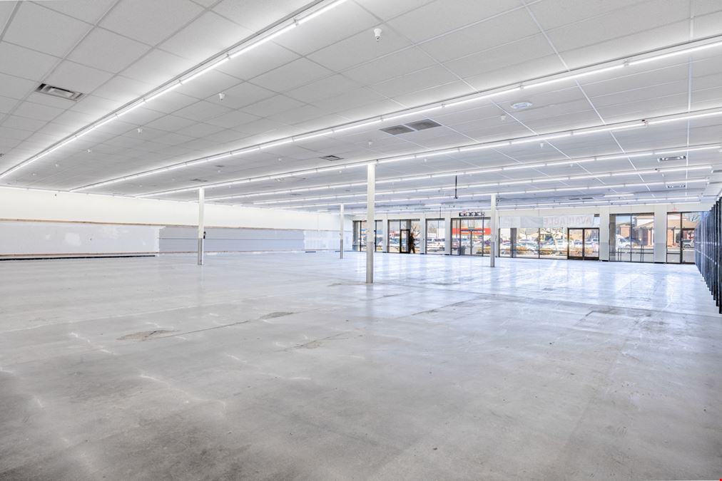 High Exposure Shopping Center Space off US-50