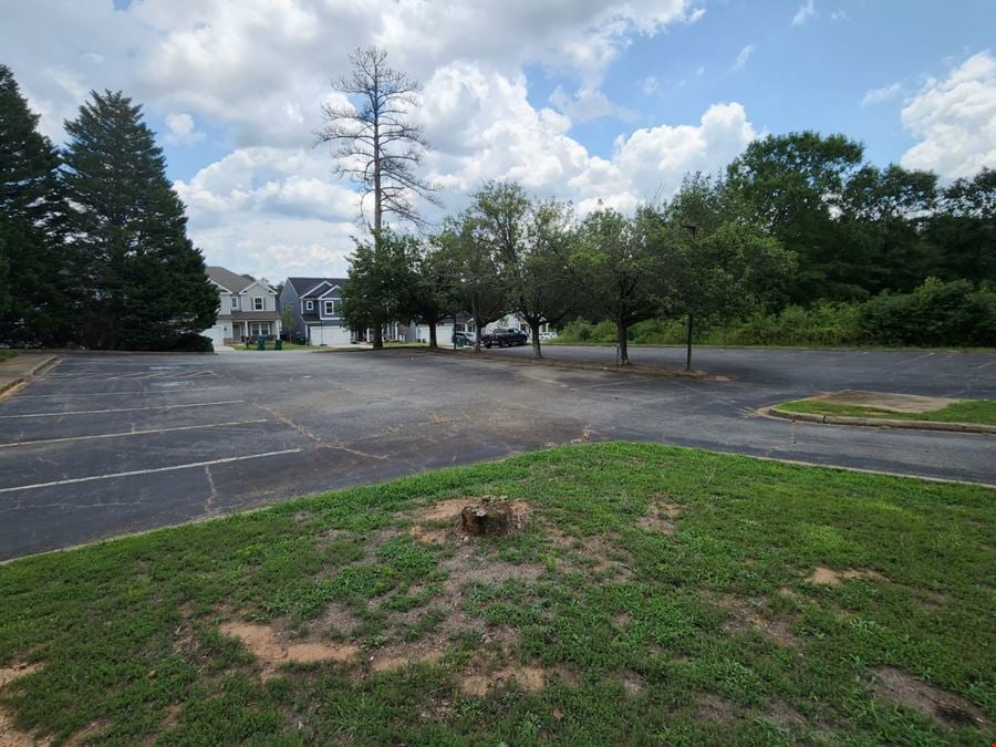 12K SQ FT Bdg Near SMC in Spartanburg, 55 Parking Spaces