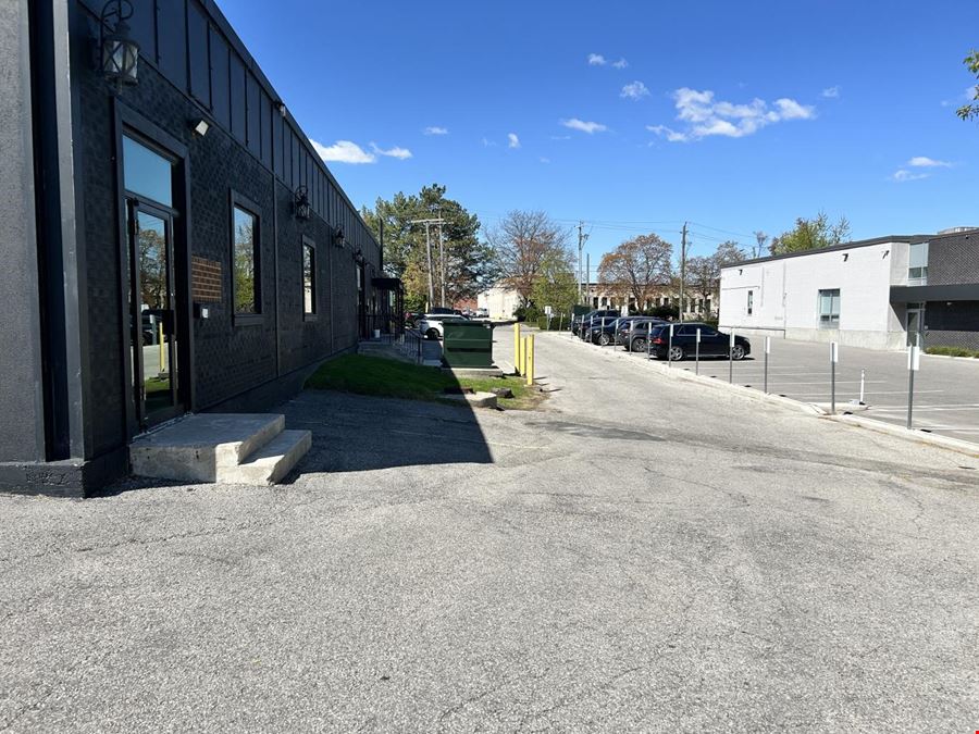 25 Lesmill Rd, North York, ON M3B 2T3