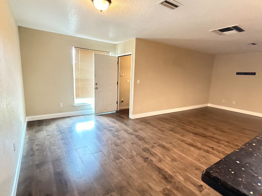  Updated Office Suites + Optional Live/Work Apartment | 4,532 SF | Downtown New Port Richey