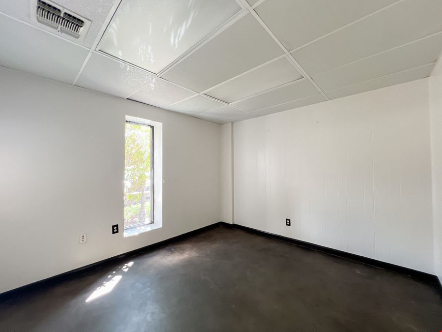 ±4,000 SF Office / Warehouse Suite in Rathborne Business Park