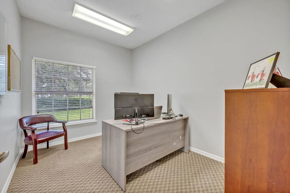 Gorgeous Oviedo Office For Sale