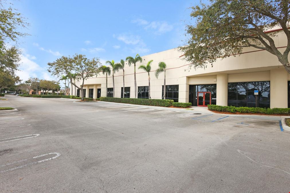 2877-2899 N Commerce Parkway