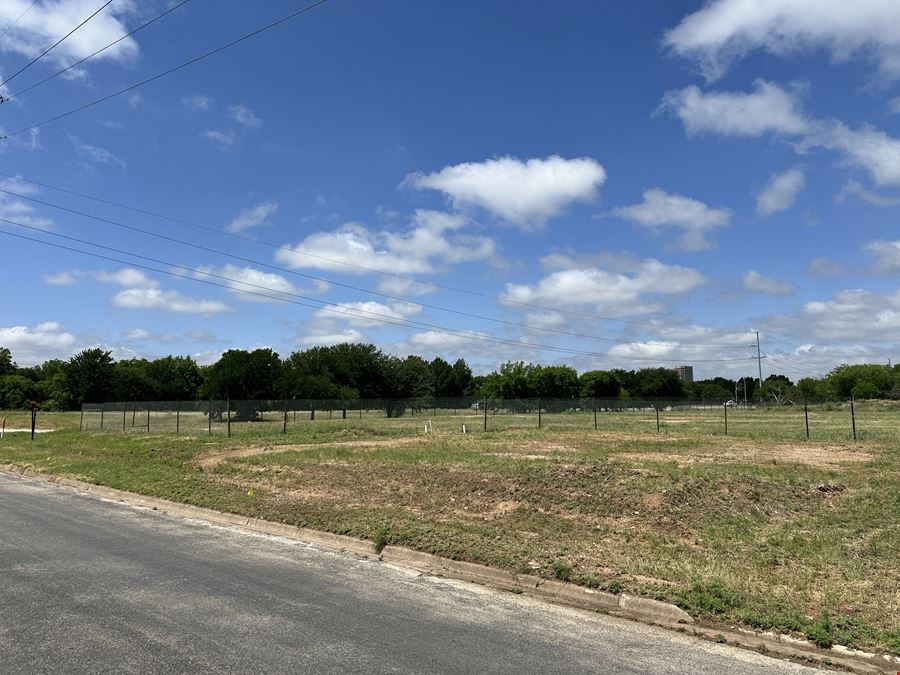 450 East Highway 80