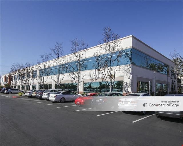 Governor Pointe Business Park - 6220 Greenwich Drive